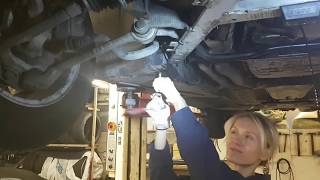 Ölwannendichtung wechseln BMW E39 520i M52 M54 [upl. by Reiner]