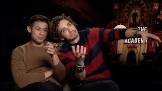 Robert Sheehan and David Castaneda talk leaving each other on read while filming Umbrella Academy [upl. by Martine]